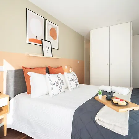 Host Wise - Restful Minimalist Flat - Balcony Daire