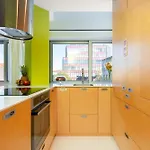 Host Wise - Restful Minimalist Flat - Balcony *