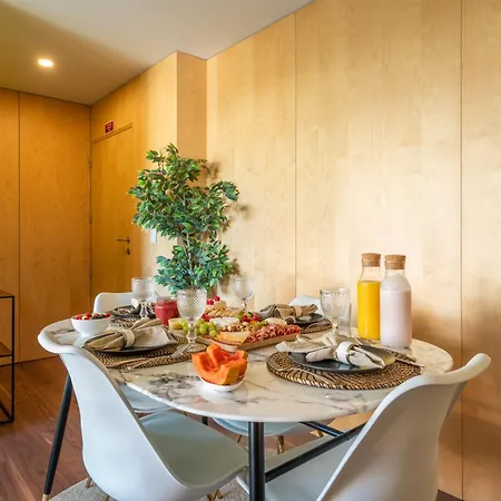 Host Wise - Restful Minimalist Flat - Balcony Appartement *