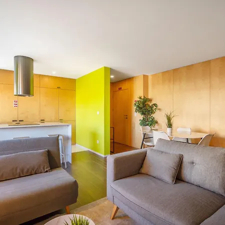 Host Wise - Restful Minimalist Flat - Balcony Oporto