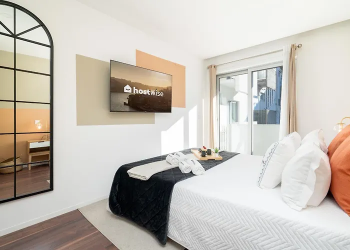 דירה Host Wise - Restful Minimalist Flat - Balcony