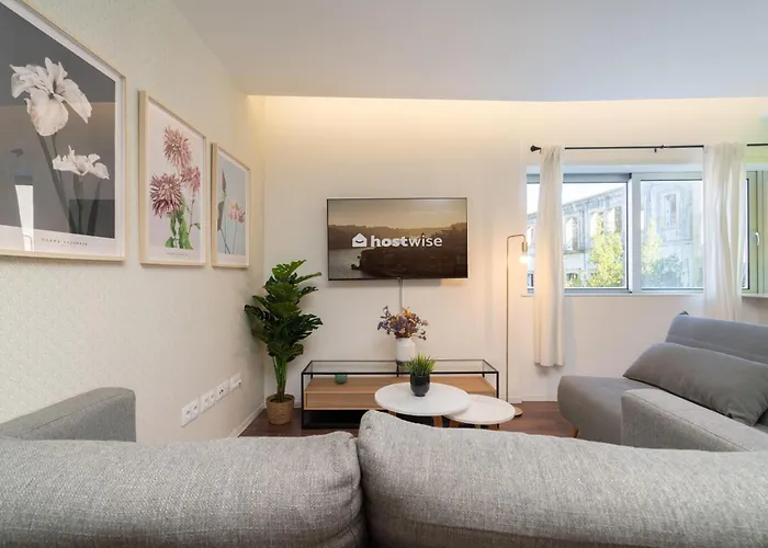 Host Wise - Restful Minimalist Flat - Balcony דירה *