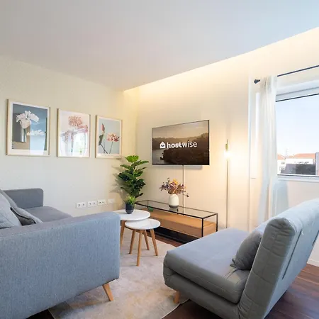 Host Wise - Restful Minimalist Flat - Balcony ポルト