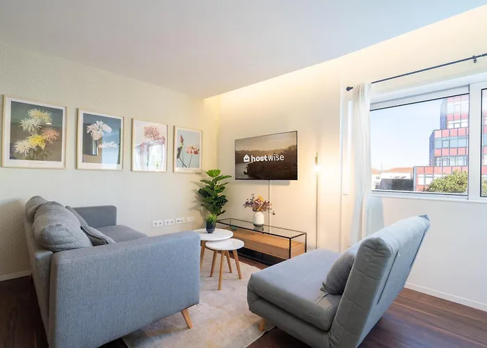 Host Wise - Restful Minimalist Flat - Balcony ポルト