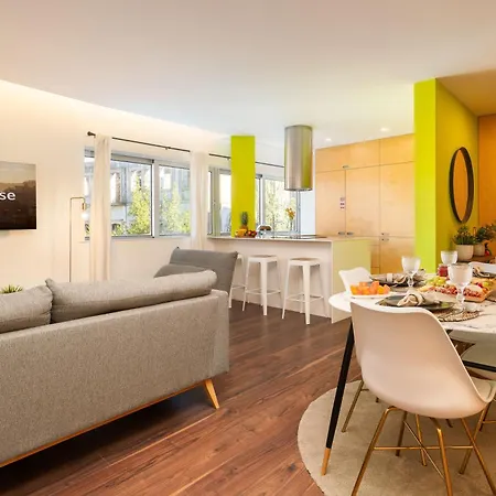 Apartment Host Wise - Restful Minimalist Flat - Balcony *